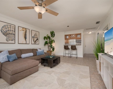 3360 S Osprey Avenue - Photo Thumbnail 5