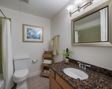 3360 S Osprey Avenue - Photo Thumbnail 15