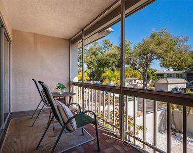 3360 S Osprey Avenue - Photo Thumbnail 16
