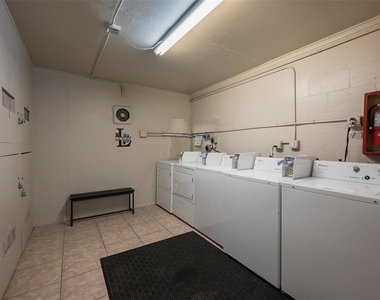 3360 S Osprey Avenue - Photo Thumbnail 23