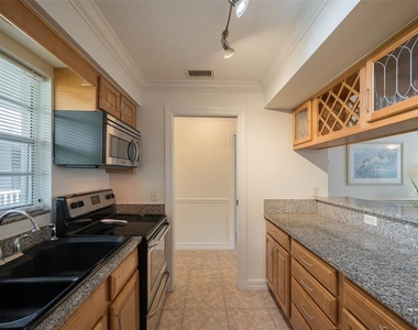 3360 S Osprey Avenue - Photo Thumbnail 11