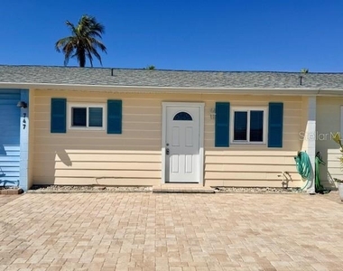 747 Saint Judes Drive S - Photo Thumbnail 2