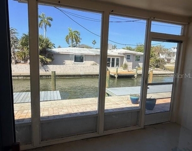 747 Saint Judes Drive S - Photo Thumbnail 13