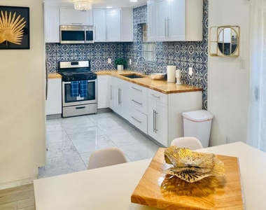 350 Thunderbird Drive - Photo Thumbnail 10
