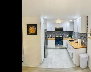 350 Thunderbird Drive - Photo Thumbnail 9
