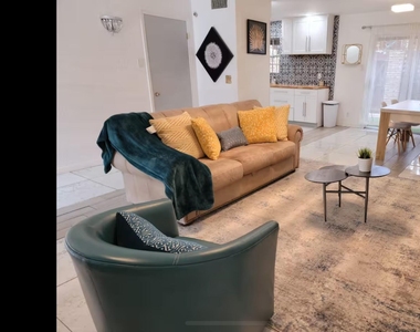 350 Thunderbird Drive - Photo Thumbnail 7