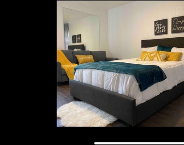 350 Thunderbird Drive - Photo Thumbnail 12