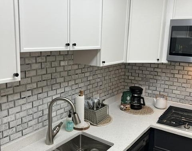 2404 N Kansas Street - Photo Thumbnail 12
