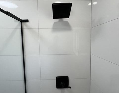 2404 N Kansas Street - Photo Thumbnail 22