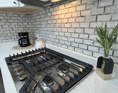 2404 N Kansas Street - Photo Thumbnail 9