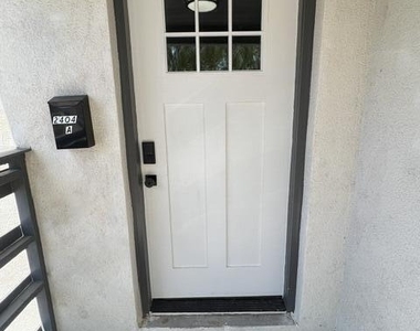 2404 N Kansas Street - Photo Thumbnail 2
