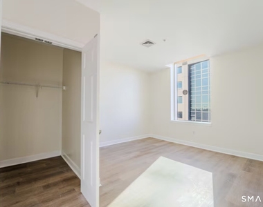 333 State Street - Photo Thumbnail 4