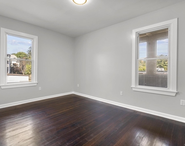 228 Cooke Street - Photo Thumbnail 8