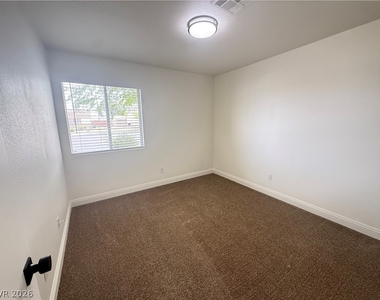 3130 Meadow Flower Avenue - Photo Thumbnail 12