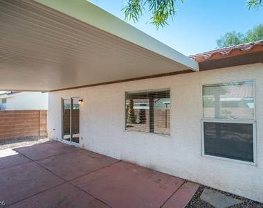 3130 Meadow Flower Avenue - Photo Thumbnail 4