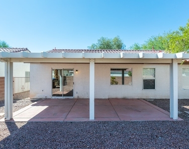 3130 Meadow Flower Avenue - Photo Thumbnail 3