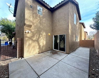 4859 Golden Shimmer Avenue - Photo Thumbnail 16