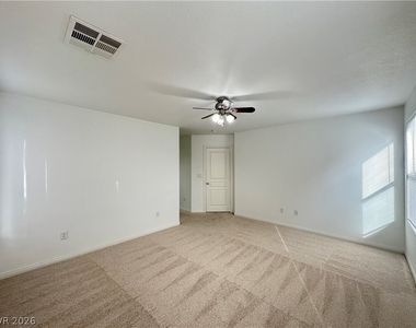 4859 Golden Shimmer Avenue - Photo Thumbnail 10