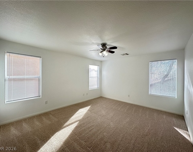 4859 Golden Shimmer Avenue - Photo Thumbnail 9
