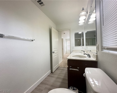 4859 Golden Shimmer Avenue - Photo Thumbnail 14