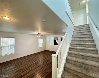 4859 Golden Shimmer Avenue - Photo Thumbnail 6