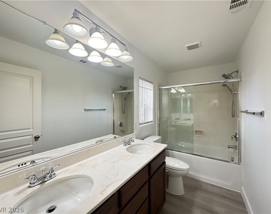 4859 Golden Shimmer Avenue - Photo Thumbnail 11