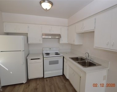 1458 Sombrero Drive - Photo Thumbnail 3