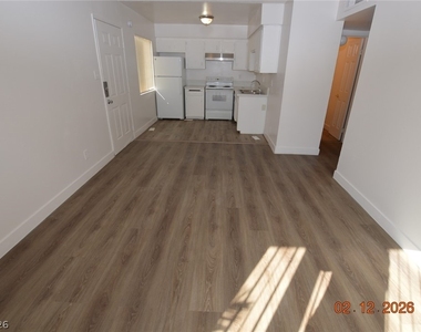 1458 Sombrero Drive - Photo Thumbnail 2