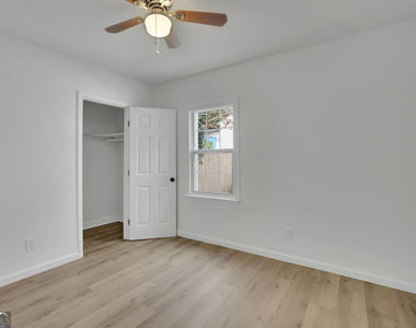 808 S Park Drive Se - Photo Thumbnail 24