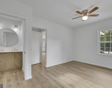 808 S Park Drive Se - Photo Thumbnail 16