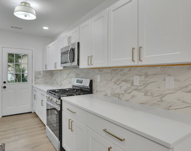 808 S Park Drive Se - Photo Thumbnail 6