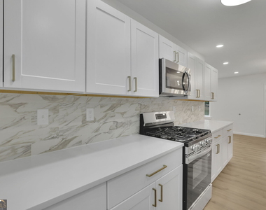 808 S Park Drive Se - Photo Thumbnail 9