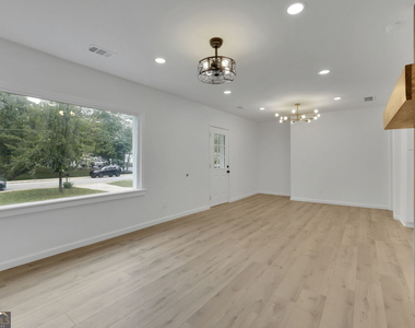 808 S Park Drive Se - Photo Thumbnail 5