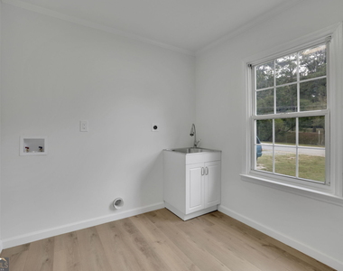 808 S Park Drive Se - Photo Thumbnail 11