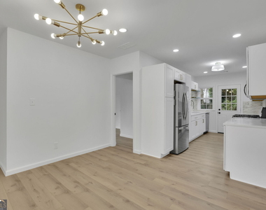 808 S Park Drive Se - Photo Thumbnail 12