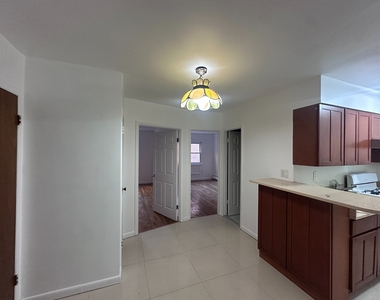 117-8 Curzon Road - Photo Thumbnail 1