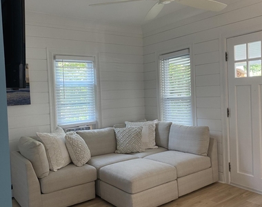 1719 Beverly Avenue - Photo Thumbnail 5