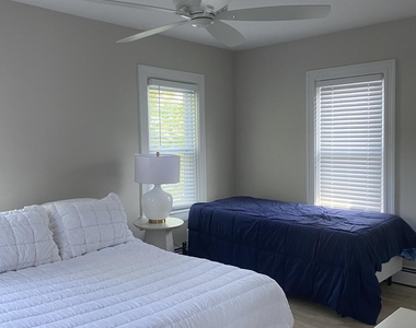 1719 Beverly Avenue - Photo Thumbnail 11