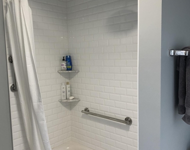 1719 Beverly Avenue - Photo Thumbnail 15