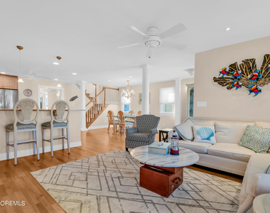18 Meadow Avenue - Photo Thumbnail 2