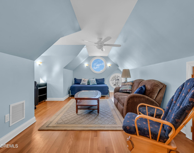 18 Meadow Avenue - Photo Thumbnail 41