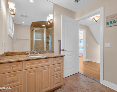 18 Meadow Avenue - Photo Thumbnail 20