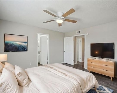 306 Vine Street - Photo Thumbnail 1