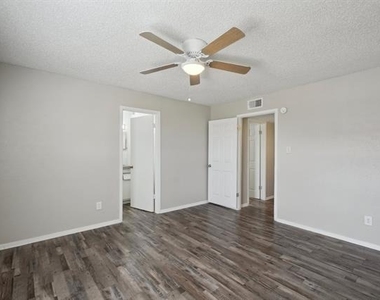 306 Vine Street - Photo Thumbnail 4