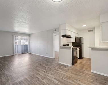 306 Vine Street - Photo Thumbnail 3