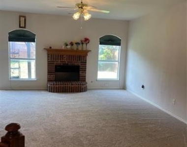 428 W Corporate Drive - Photo Thumbnail 6