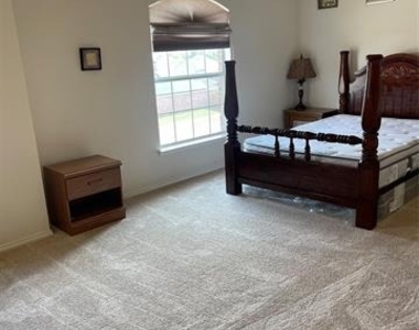 428 W Corporate Drive - Photo Thumbnail 15