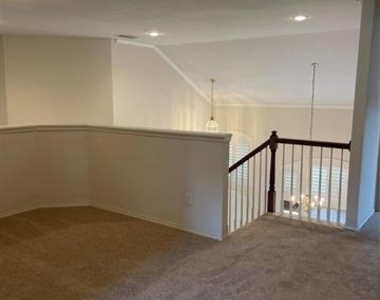 428 W Corporate Drive - Photo Thumbnail 22
