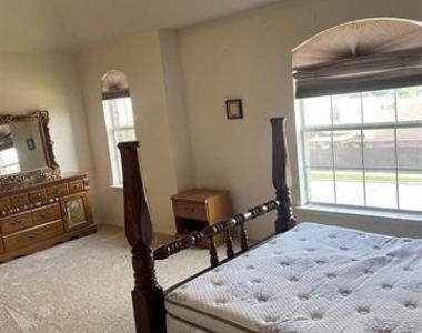 428 W Corporate Drive - Photo Thumbnail 18