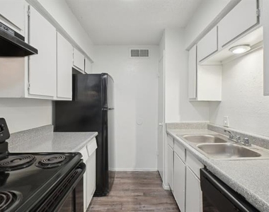 306 Vine Street - Photo Thumbnail 1